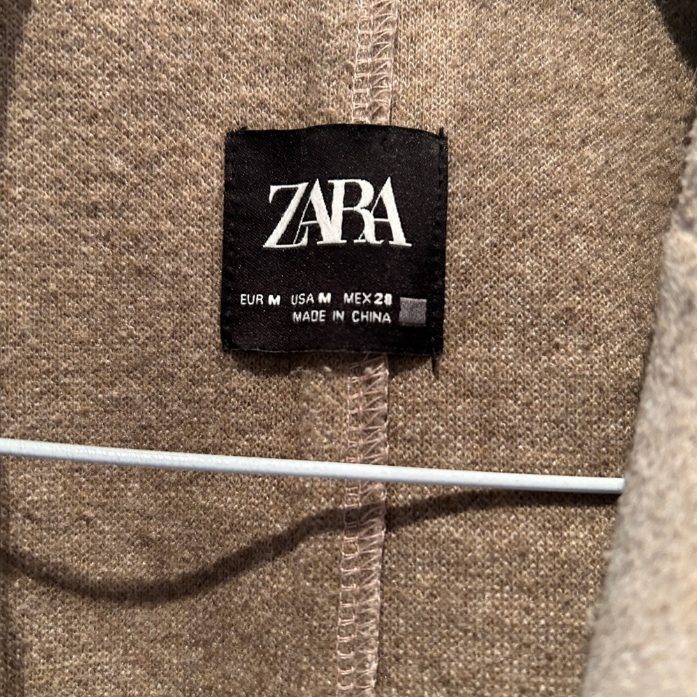 Beige Open Coat (no buttons) from Zara Size Medium - Picture 2 of 9